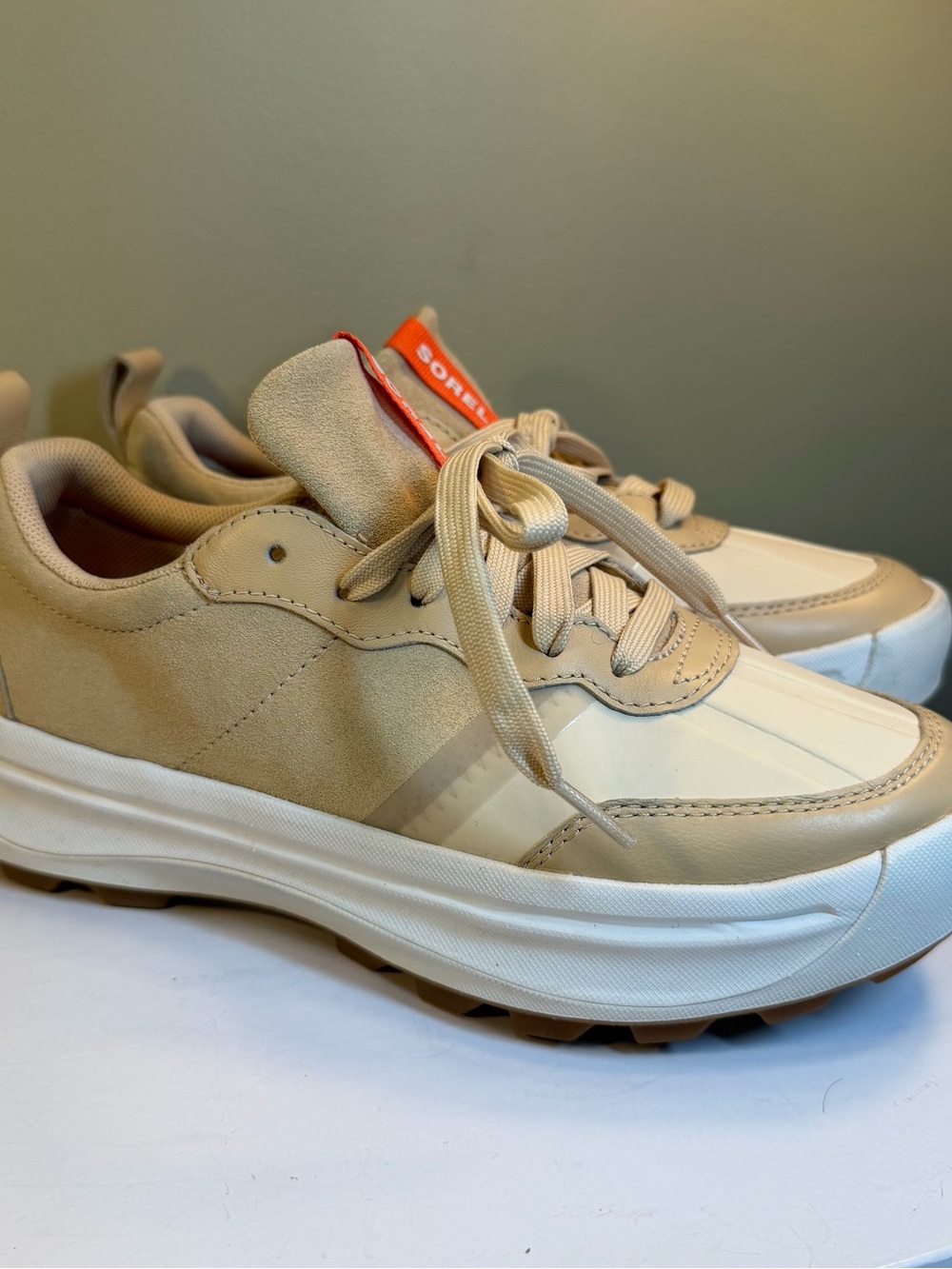 Sorel Ona 503 Everyday Low Sneaker Shoes Beige Suede Women’s Size 8